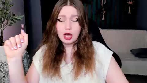 fiora online show from August 3, 1:29 pm