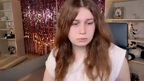 fiora online show from August 8, 6:46 am