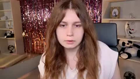 fiora online show from August 8, 7:52 am