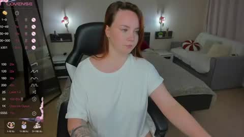 fire_emily online show from August 4, 1:02 am