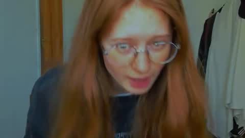 fire_luna online show from July 23, 9:22 am