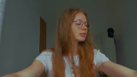 fire_luna online show from July 29, 9:16 am
