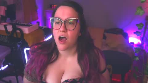 Lio Roxy online show from April 5, 3:03 am