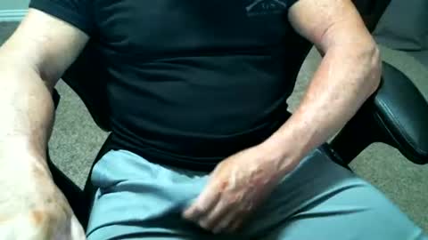 fitguy40 online show from July 18, 4:13 am