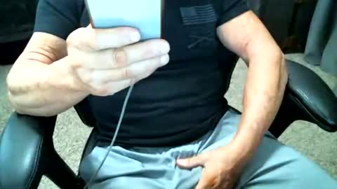 fitguy40 online show from August 10, 9:27 pm