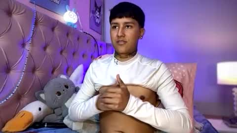 fj_araujo online show from July 3, 12:45 am