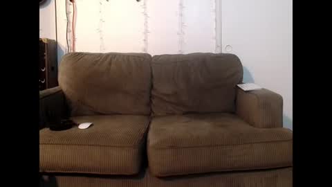 Flannel Dong online show from June 13, 5:15 am