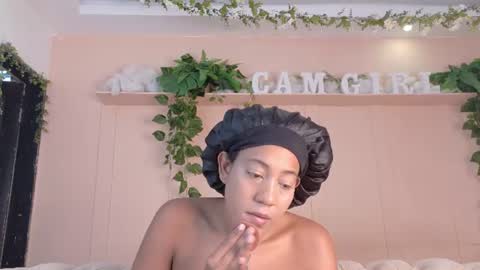 flavia_cruz online show from July 30, 12:23 pm