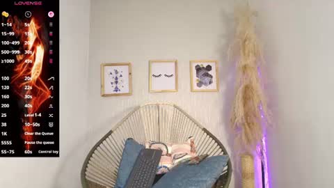 flavia_cruz online show from August 9, 3:24 pm