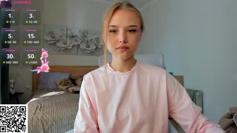 Mona online show from August 9, 1:39 am