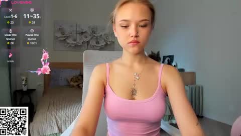 Mona online show from August 10, 1:29 am