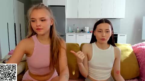 Mona online show from August 11, 1:29 am