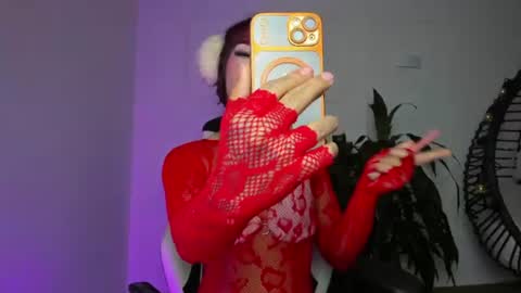  Flor  online show from August 8, 11:05 pm