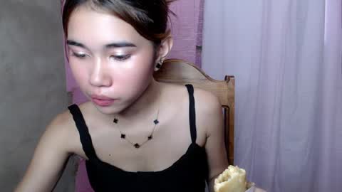 florloversweet1 online show from July 18, 4:46 am