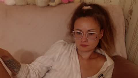 say meow and send tip  online show from July 18, 6:31 pm