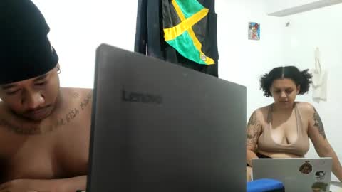 Flower Hot online show from August 2, 9:55 pm