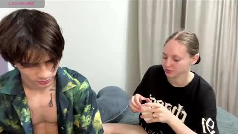 flowerscouple online show from May 27, 11:07 pm