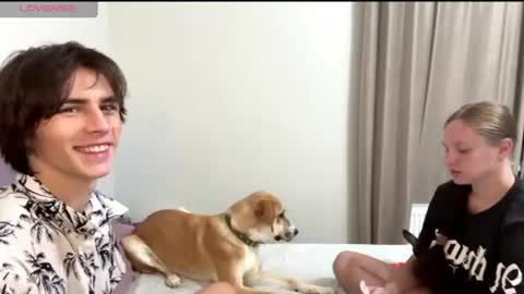 flowerscouple online show from August 8, 10:10 pm