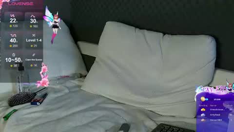 fluffy_cloude online show from August 14, 9:40 pm