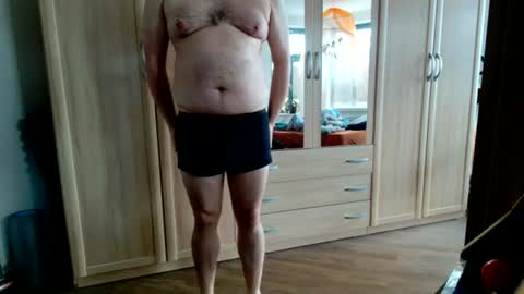 fluffybutt_ online show from June 13, 5:15 am