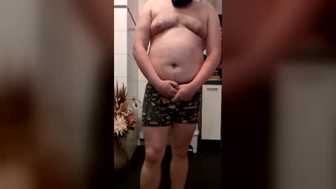 fluffybutt_ online show from June 16, 9:24 pm
