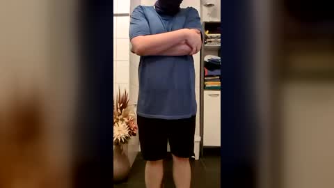 fluffybutt_ online show from June 17, 10:20 pm