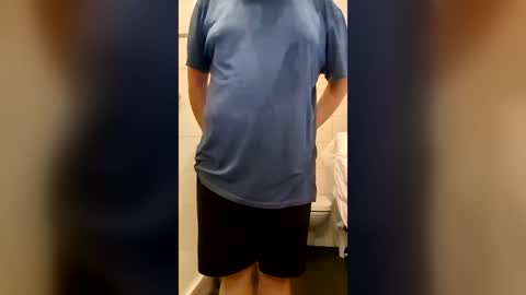 fluffybutt_ online show from June 18, 5:46 pm