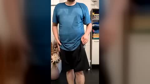 fluffybutt_ online show from June 19, 7:25 pm