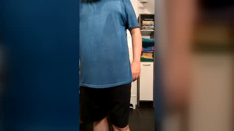 fluffybutt_ online show from August 7, 9:26 pm