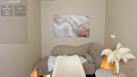 Lina online show from August 2, 12:50 am