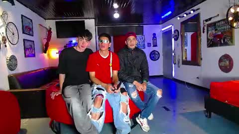 flyckers online show from August 14, 8:23 pm