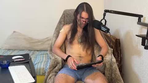 Chris online show from August 14, 5:11 am