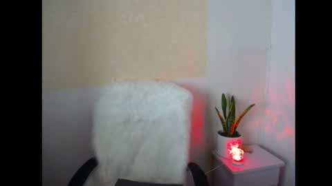 Luckyi online show from July 25, 5:22 am