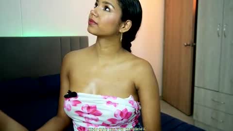 forever_y0ung online show from August 29, 5:50 am