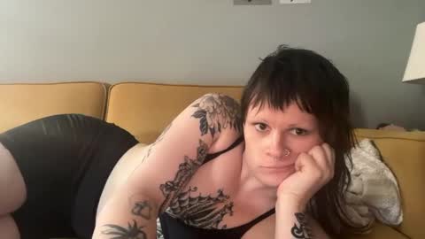 forthedolls online show from May 19, 10:10 pm