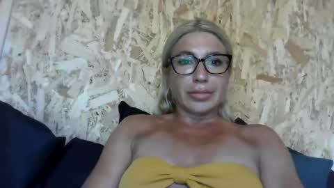fox_red_lady7 online show from June 29, 4:09 pm