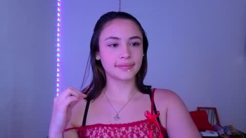 foxie3986 online show from August 8, 9:37 pm