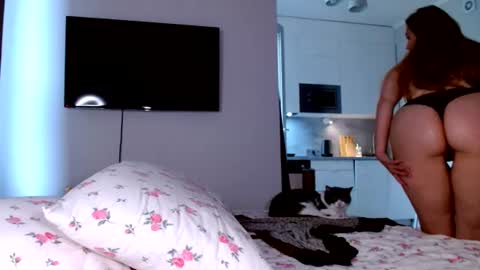 Cindy online show from June 24, 4:42 pm