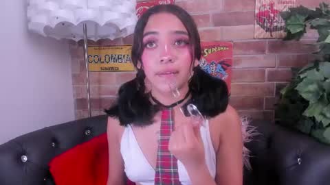 Miss Hannah online show from August 29, 3:33 pm