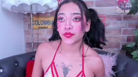 Miss Hannah online show from September 3, 4:54 pm