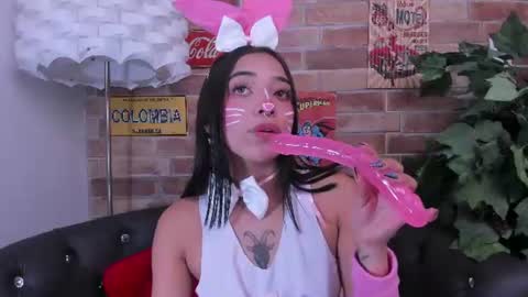 Miss Hannah online show from September 7, 6:14 pm
