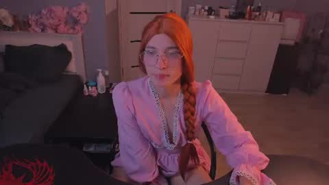 Sue online show from August 6, 9:47 pm