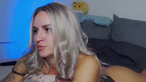 Foxy Kimmi online show from August 7, 7:08 am