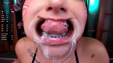 foxy_kylian online show from August 6, 11:48 pm