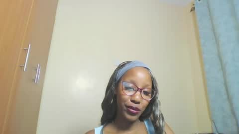 foxyatmidnite online show from August 6, 12:31 am