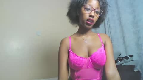 foxyatmidnite online show from August 10, 1:18 am