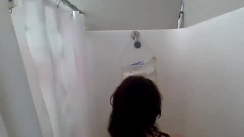 foxyfang online show from May 22, 1:24 pm