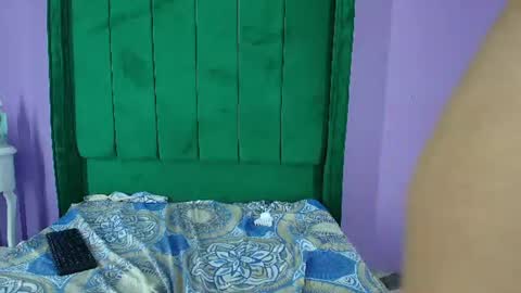 foxyhillx online show from August 1, 1:00 am