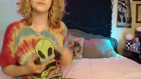 Mallory Koxx online show from July 16, 8:15 am