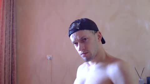 frame_tamer888 online show from August 14, 9:46 am
